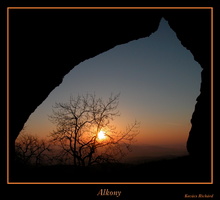 Legény-barlang bejárata