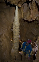 Cseppkőoszlop Vacska-barlang